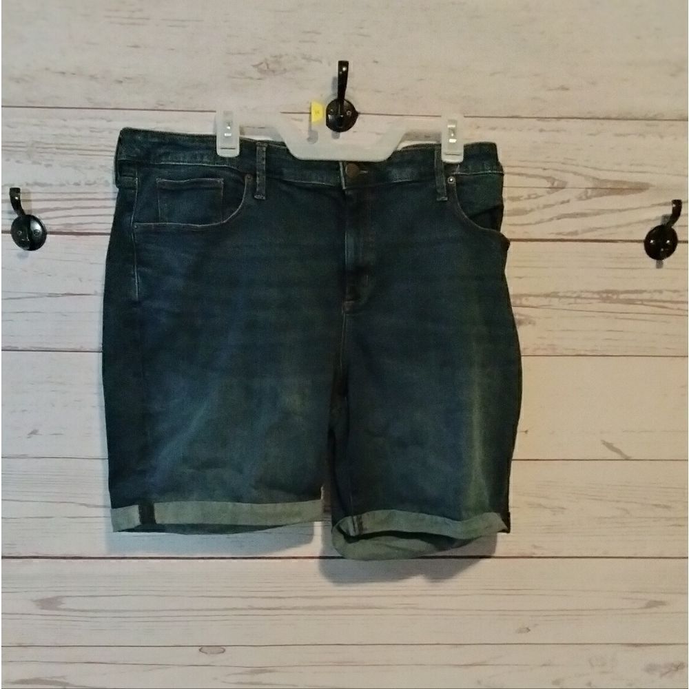 "Universal Thread" woman's jean shorts